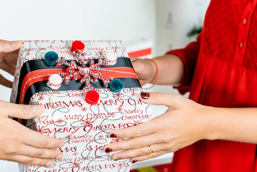 25 Best Christmas Gift Exchange Games
