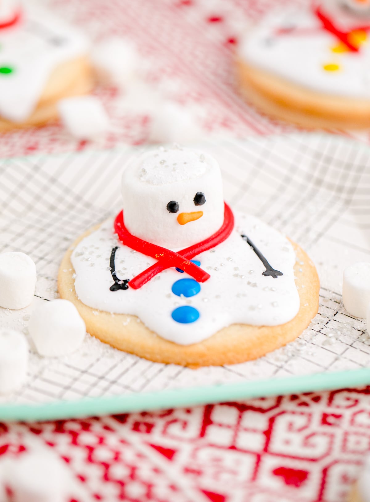 The Cutest Melted Snowman Cookies
