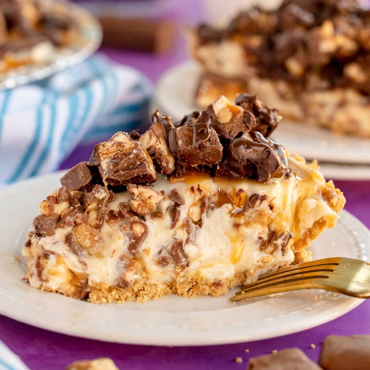 Easy No Bake Snickers Pie Recipe