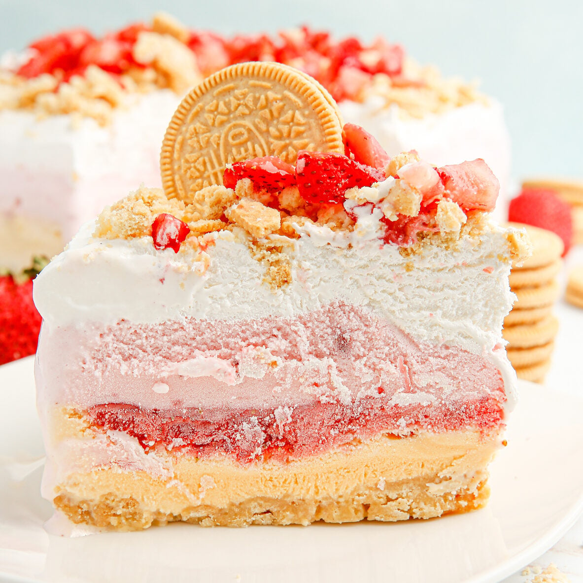Easy Strawberry Ice Cream Cake